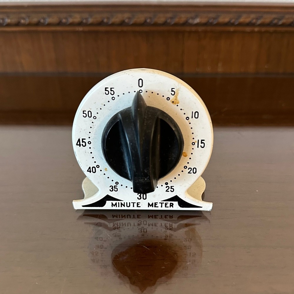 Vintage Lux Minute Meter Kitchen Timer White Metal Mechanical Wind Up 60 Minute